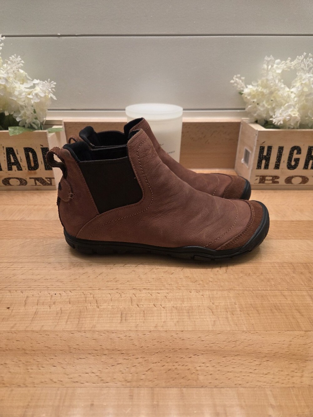 KEEN CNX II Chelsea Boots Brown Leather Womens Size 8.5
